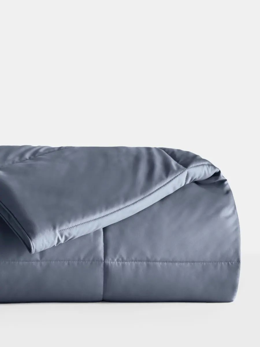 Легкое всесезонное одеяло из искусственного пуха, размер Twin/Twin XL Ienjoy Home — изображение 3 из 4, серый