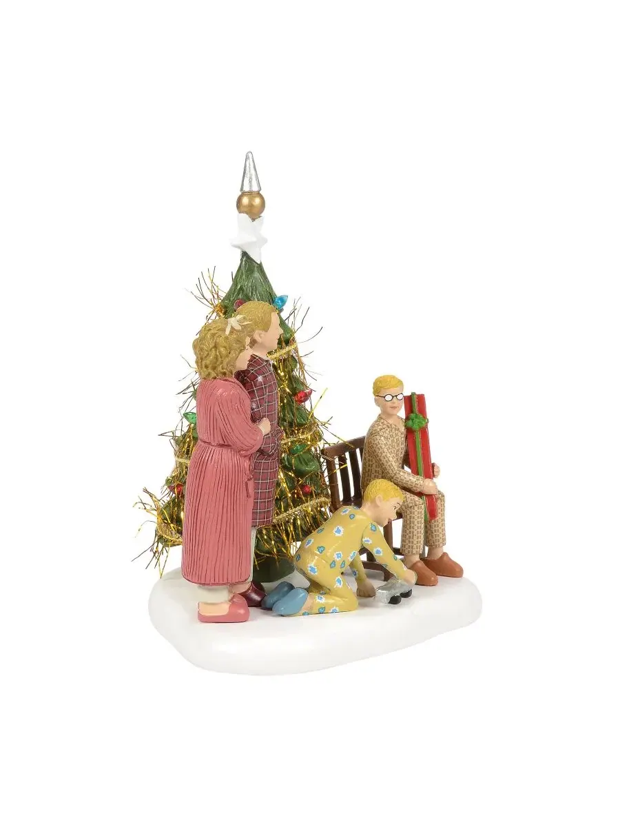 Фигурка The Family Opens Their Gifts Village Accessory Department 56 — изображение 2 из 4, мульти