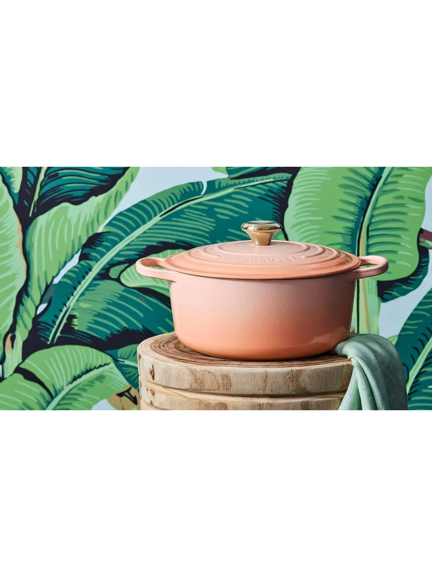 Кастрюля круглая Le Creuset Signature, 6,8 л, 28 см, персиковый — изображение 5 из 9, розовый