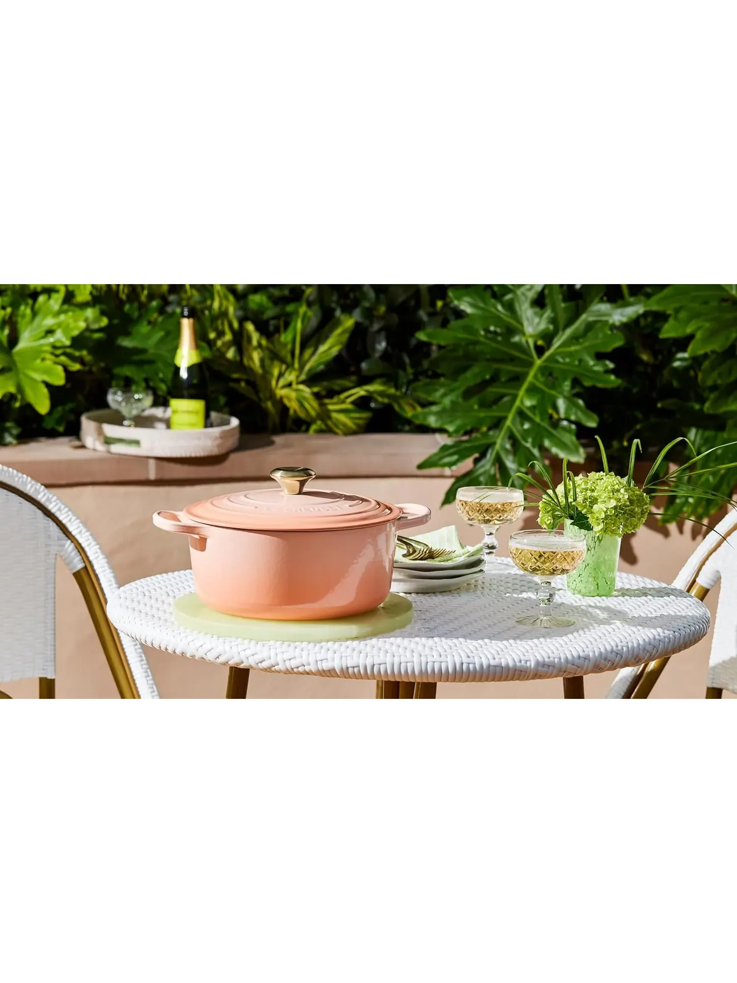Кастрюля круглая Le Creuset Signature, 6,8 л, 28 см, персиковый — изображение 7 из 9, розовый