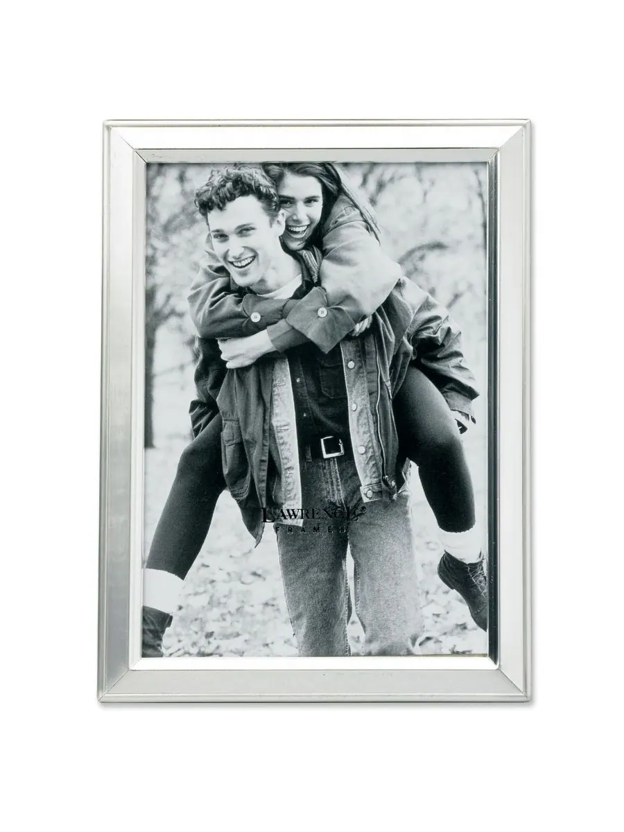 Lawrence Frames Фоторамка из матового посеребренного металла - 5 x 7 дюймов — серебристый