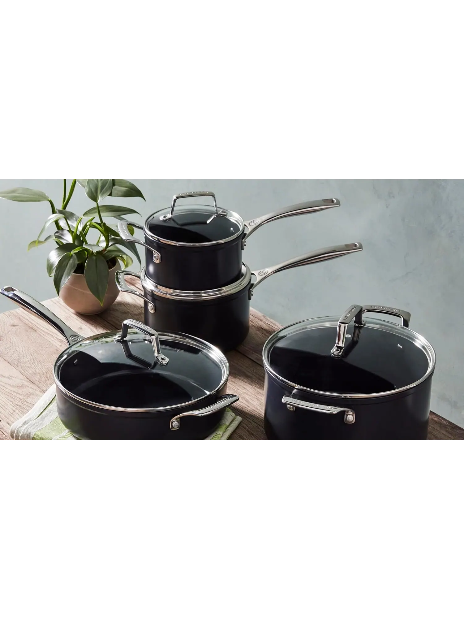 Набор посуды Le Creuset Essential Non-Stick Ceramic, 13 предметов — изображение 9 из 10, нет цвета