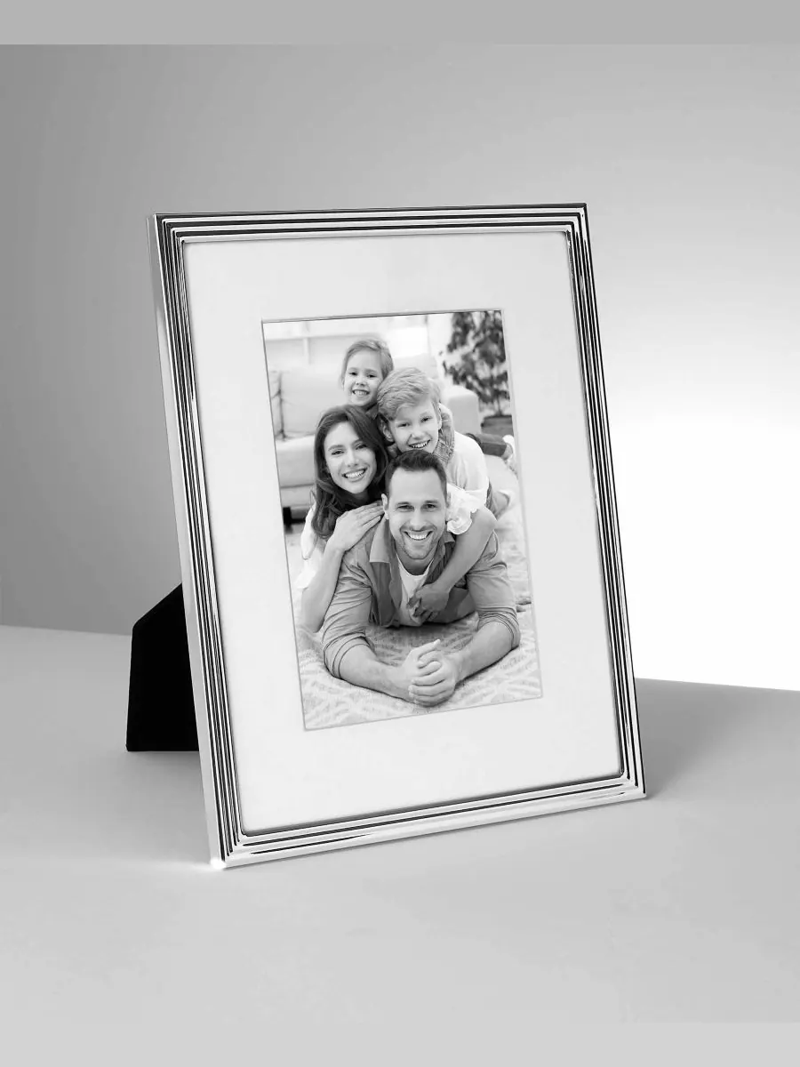 Металлическая фоторамка Hayworth, 8 x 10 дюймов Philip Whitney — изображение 2 из 4, серебряный