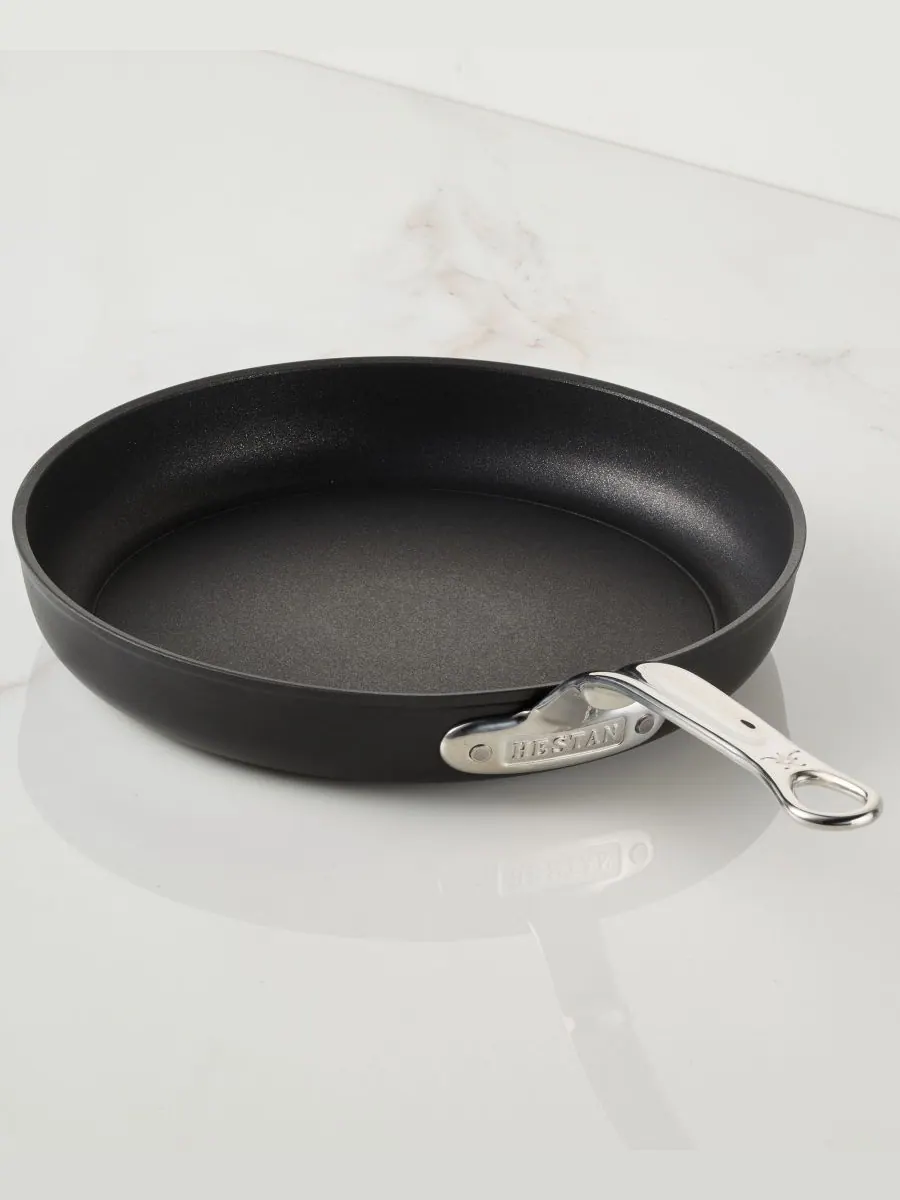 Сковорода с крышкой Hestan TITUM Fusion Nonstick, 28 см — изображение 5 из 6, черный серебристый