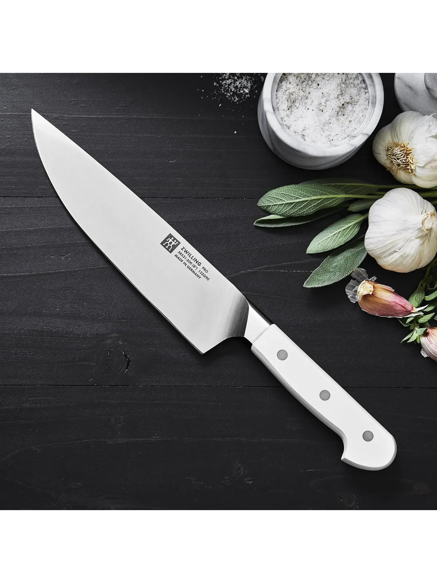 Нож поварской ZWILLING Pro Le Blanc, 20 см — изображение 2 из 3, белый