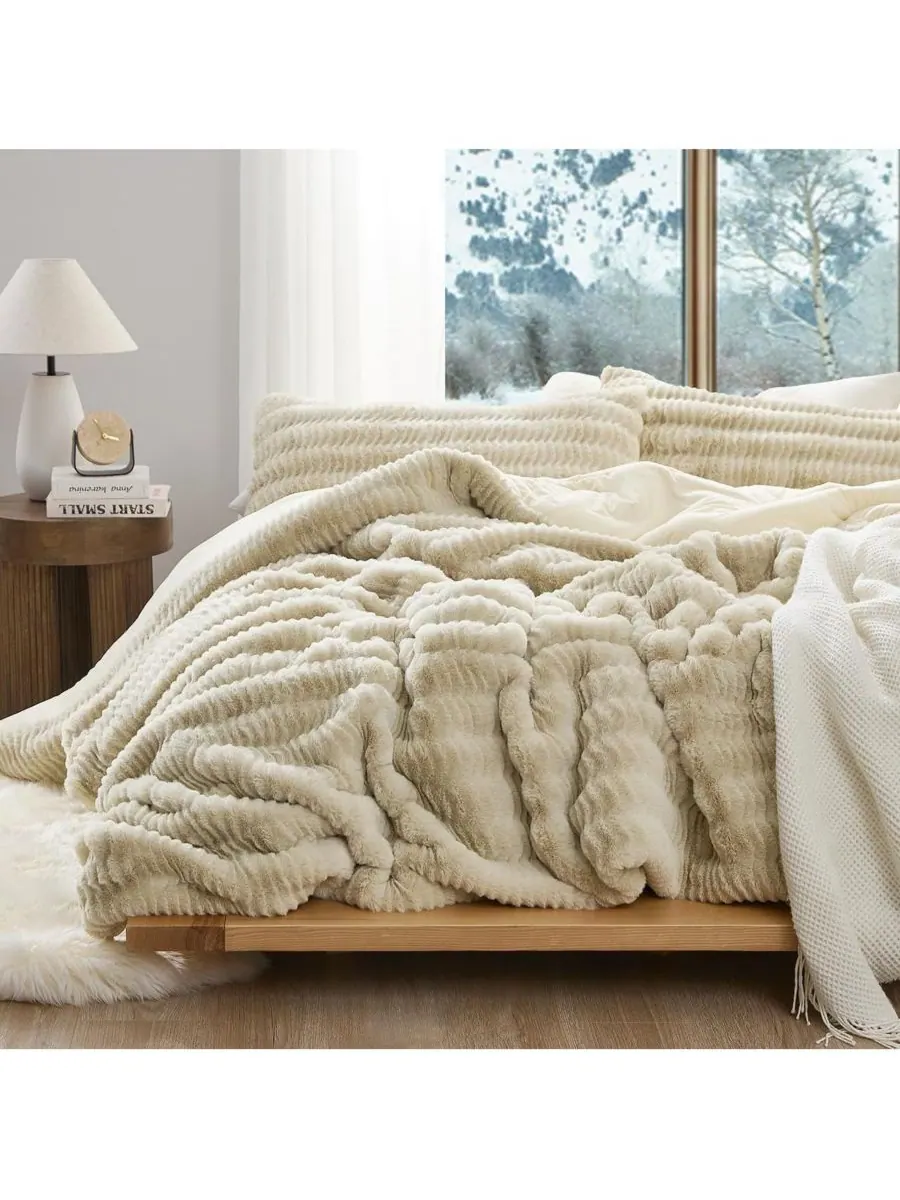 Уютное большое одеяло Chunky Bunny Peak of Cozy Coma Inducer — изображение 3 из 4, натуральный бежевый