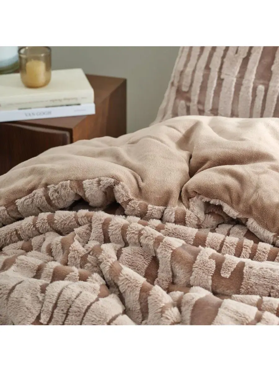 Одеяло-комфортер оверсайз Desert Dunes Coma Inducer, Sahara Taupe — изображение 4 из 4