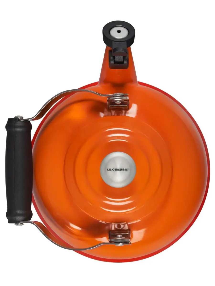 Эмалированный стальной чайник с шумовкой, объемом 2 л Le Creuset — изображение 2 из 6, пламя
