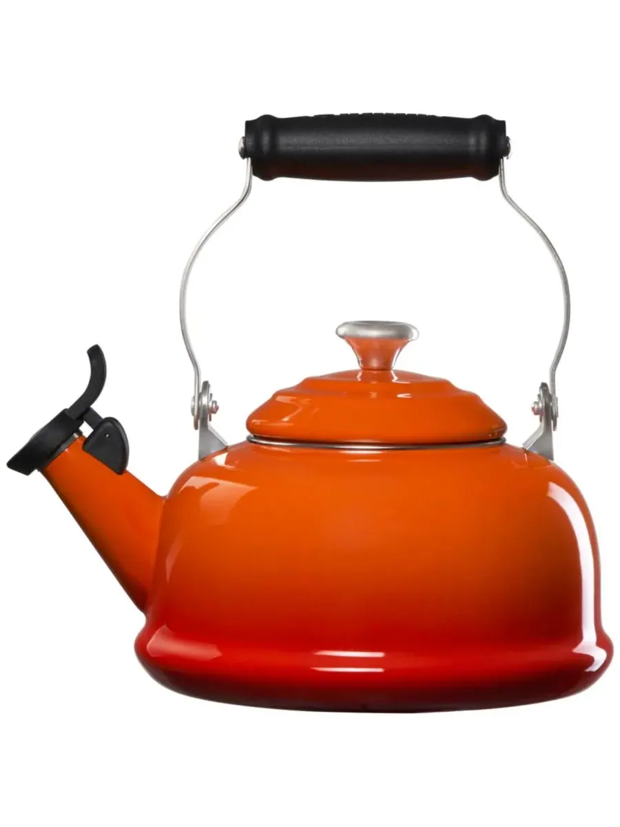 Эмалированный стальной чайник с шумовкой, объемом 2 л Le Creuset — изображение 3 из 6, пламя