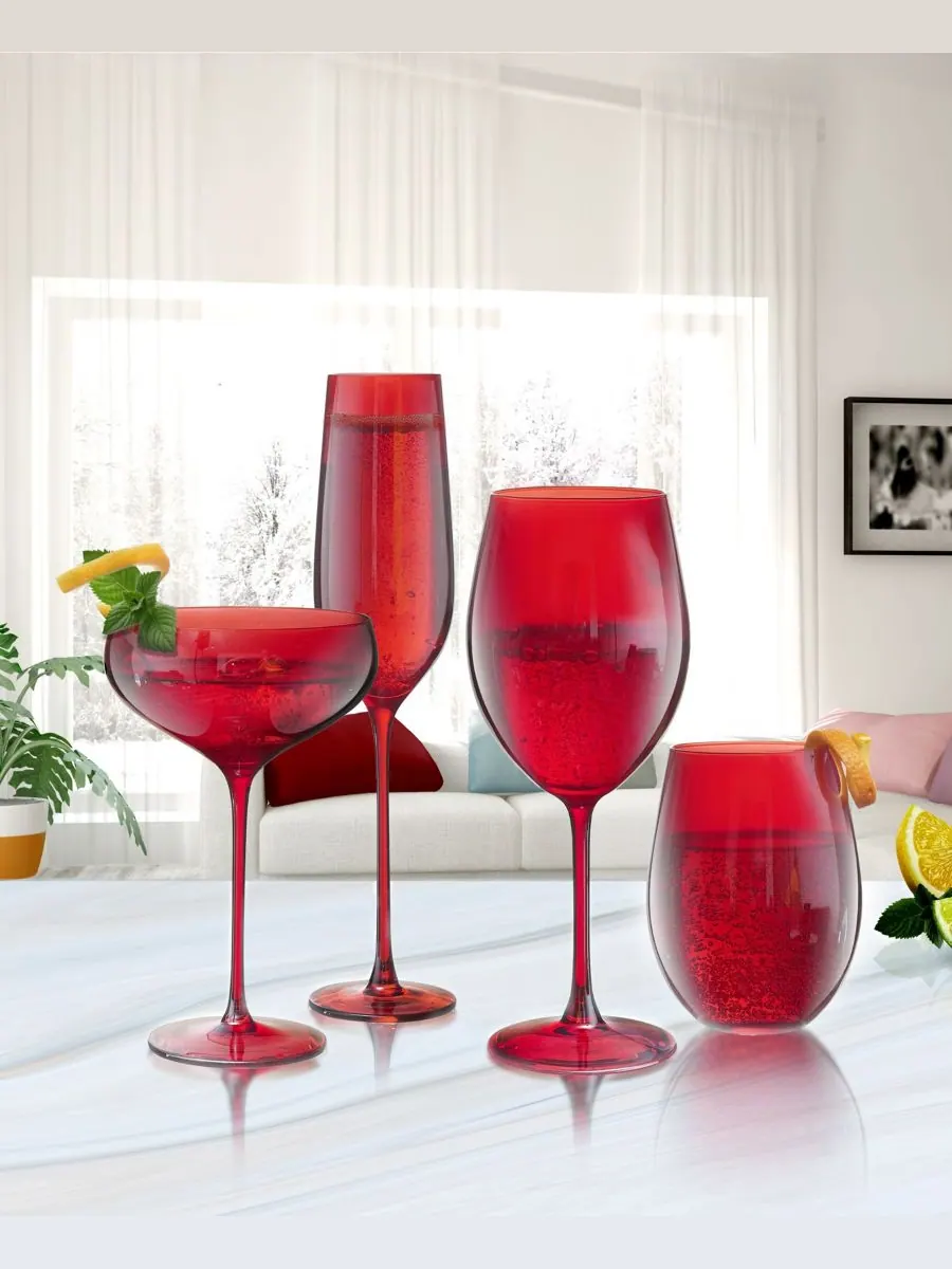 Набор из 4 бокалов Carnival Coupe объемом 13 унций (373 мл) Qualia Glass — изображение 2 из 2, красный