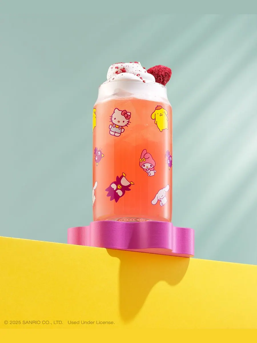 Набор из 4 стаканов для напитков Hello Kitty Friends с изображением персонажей мультфильма «Друзья» — изображение 6 из 8