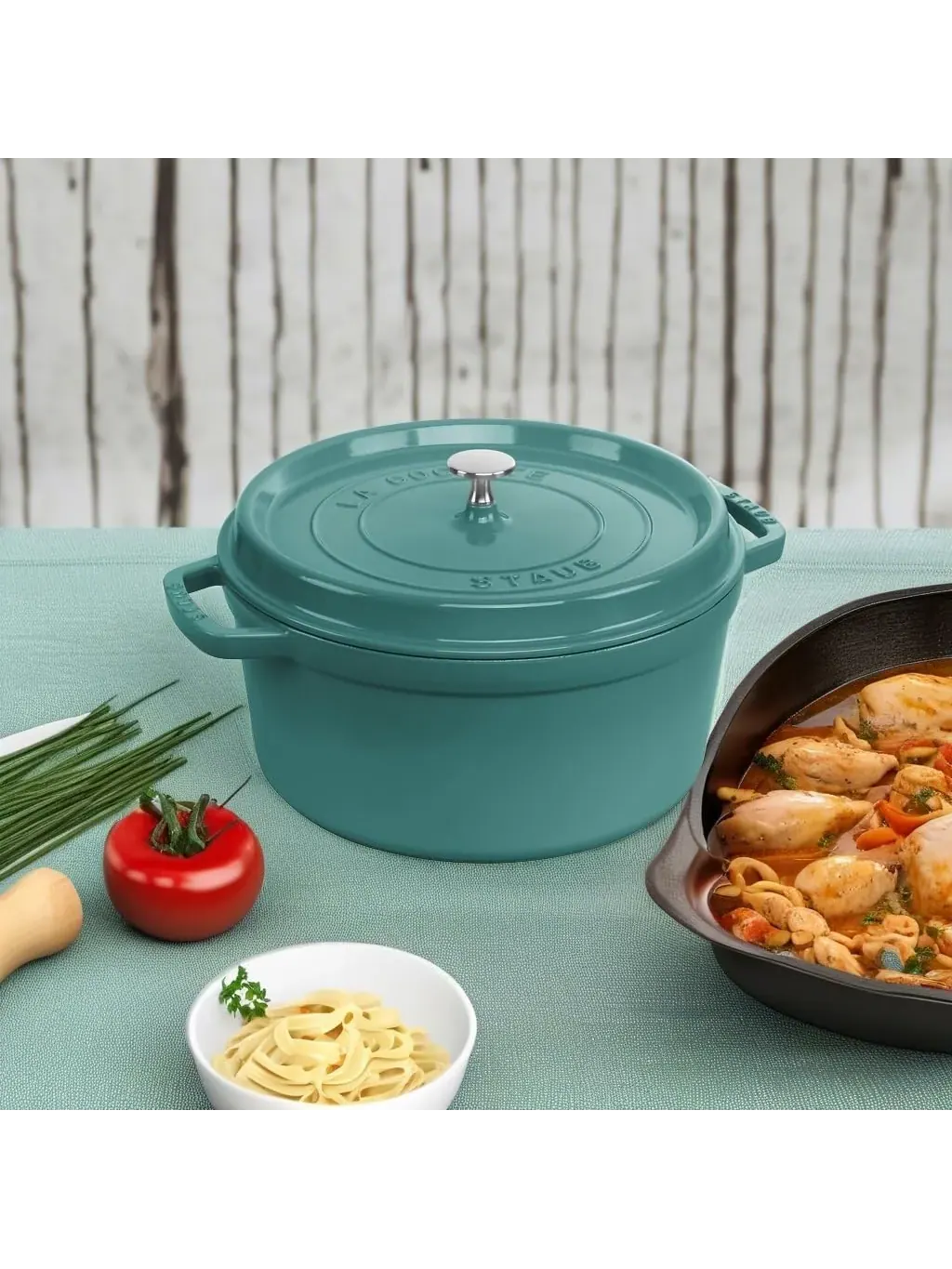 Круглая чугунная кокотница Staub, 28 см, 6.7 л — изображение 5 из 5, бирюзовый