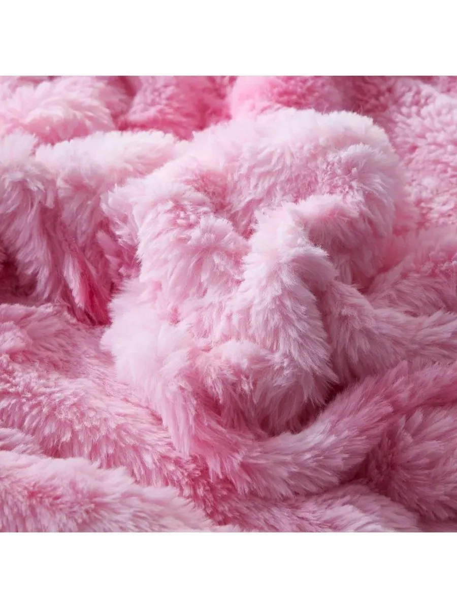 Одеяло-комфортер Oversized с имитацией кроличьего меха Snowball Chunky Bunny Coma Inducer — изображение 4 из 4, розовый