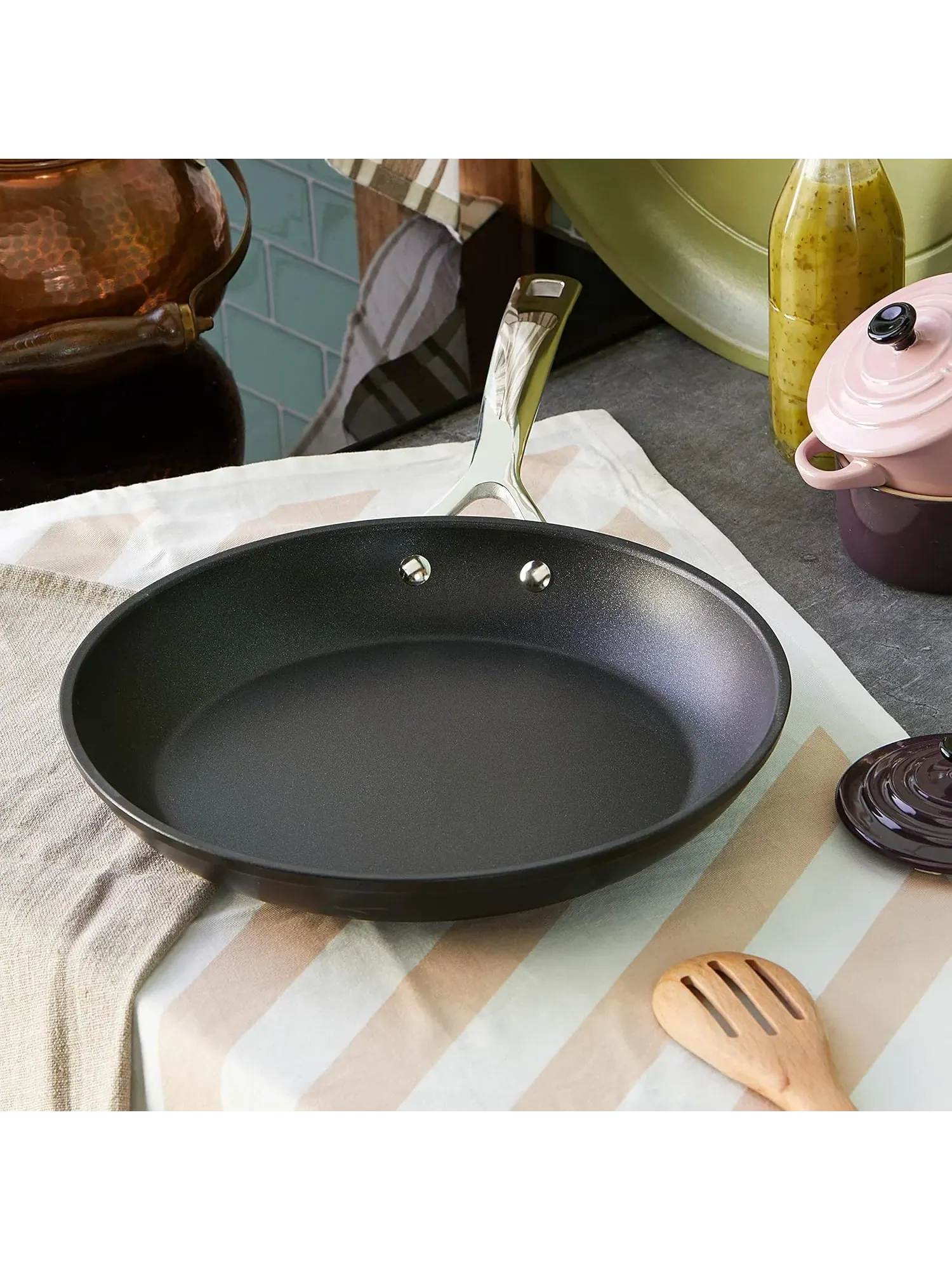 Сковорода Le Creuset Toughened Non-Stick, 28 см — изображение 11 из 11, черный