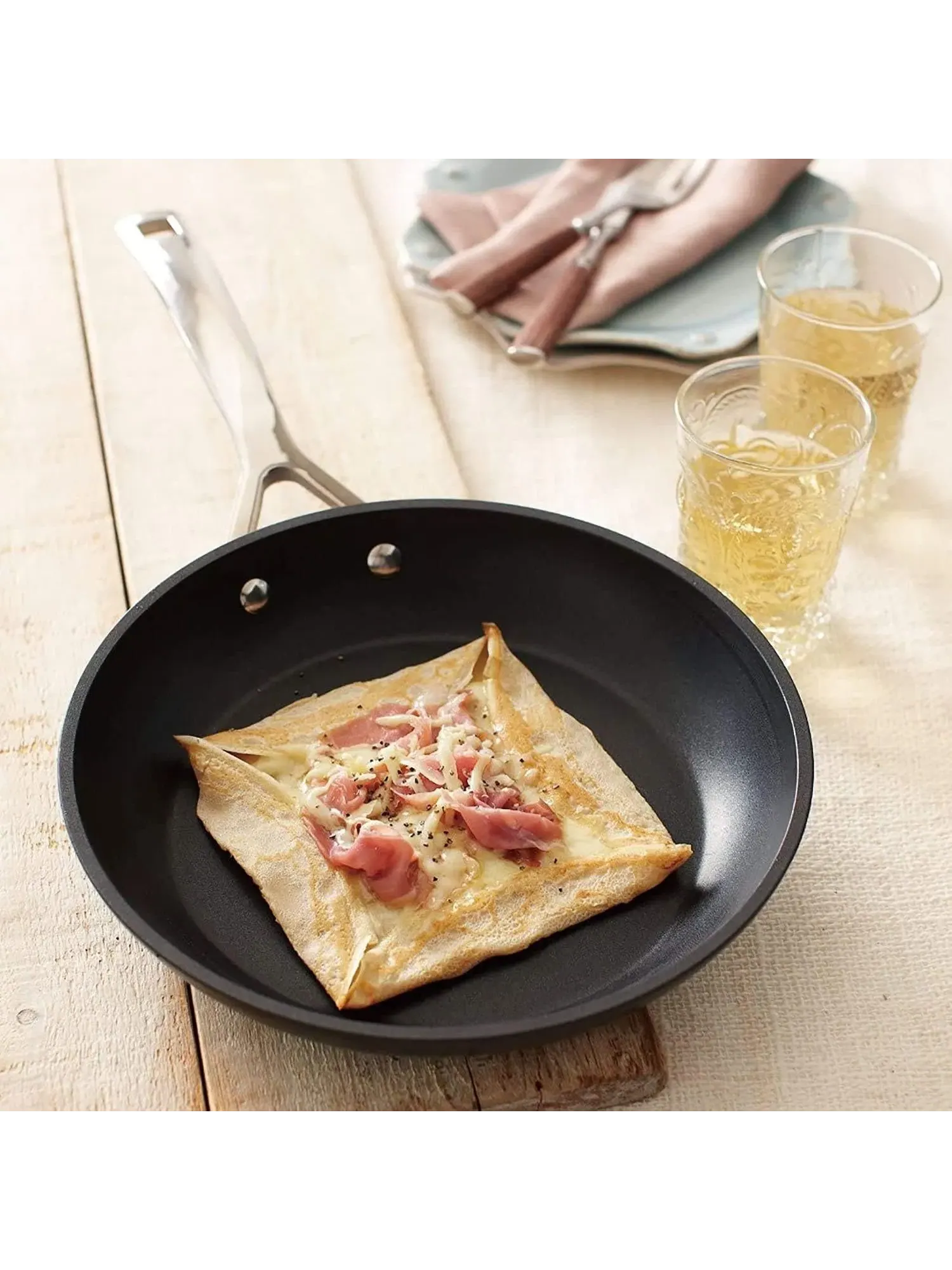 Сковорода Le Creuset Toughened Non-Stick, 28 см — изображение 8 из 11, черный