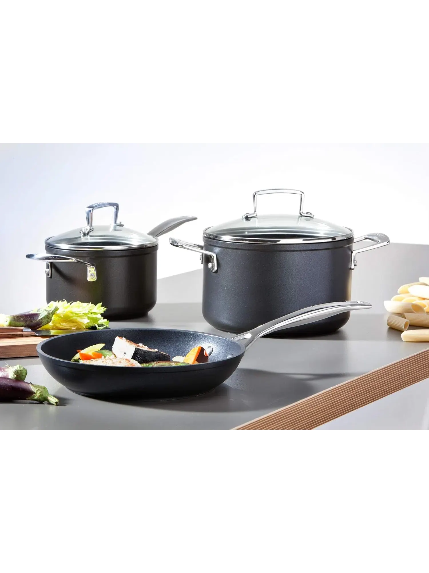Сковорода Le Creuset Toughened Non-Stick, 28 см — изображение 10 из 11, черный