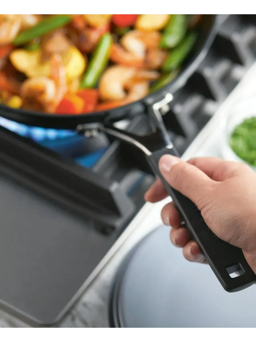 Набор сковород KitchenAid Hard-Anodized Induction Nonstick, 2 предмета, 20/25 см — изображение 5 из 10, черный