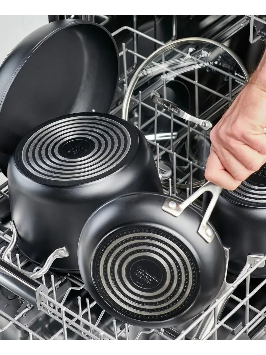 Набор сковород KitchenAid Hard-Anodized Induction Nonstick, 2 предмета, 20/25 см — изображение 7 из 10, черный