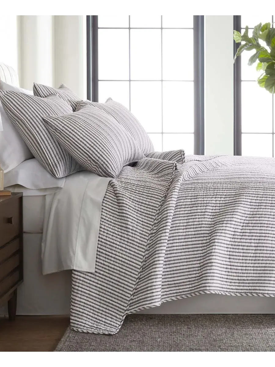 Двустороннее одеяло Tobago Stripe, 3 предмета, размер Full/Queen Levtex — изображение 6 из 6, черный