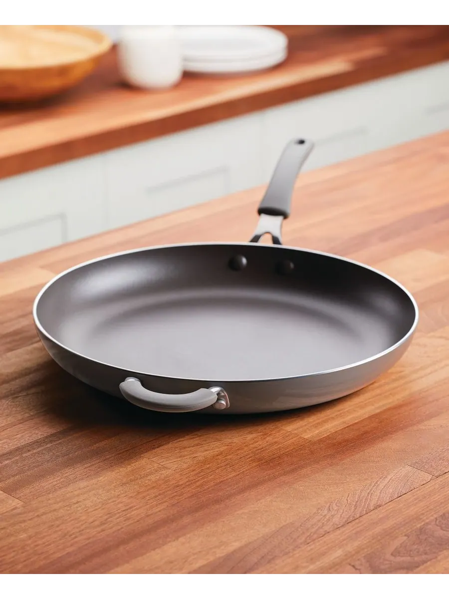 Алюминиевая сковорода с антипригарным покрытием Cook + Create, 14 дюймов Rachael Ray — изображение 10 из 10, миндальный