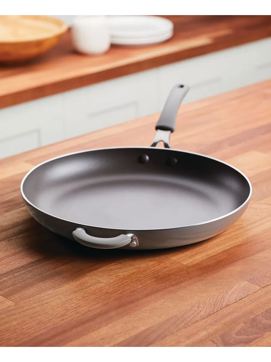 Алюминиевая сковорода с антипригарным покрытием Cook + Create, 14 дюймов Rachael Ray — изображение 6 из 7, серый