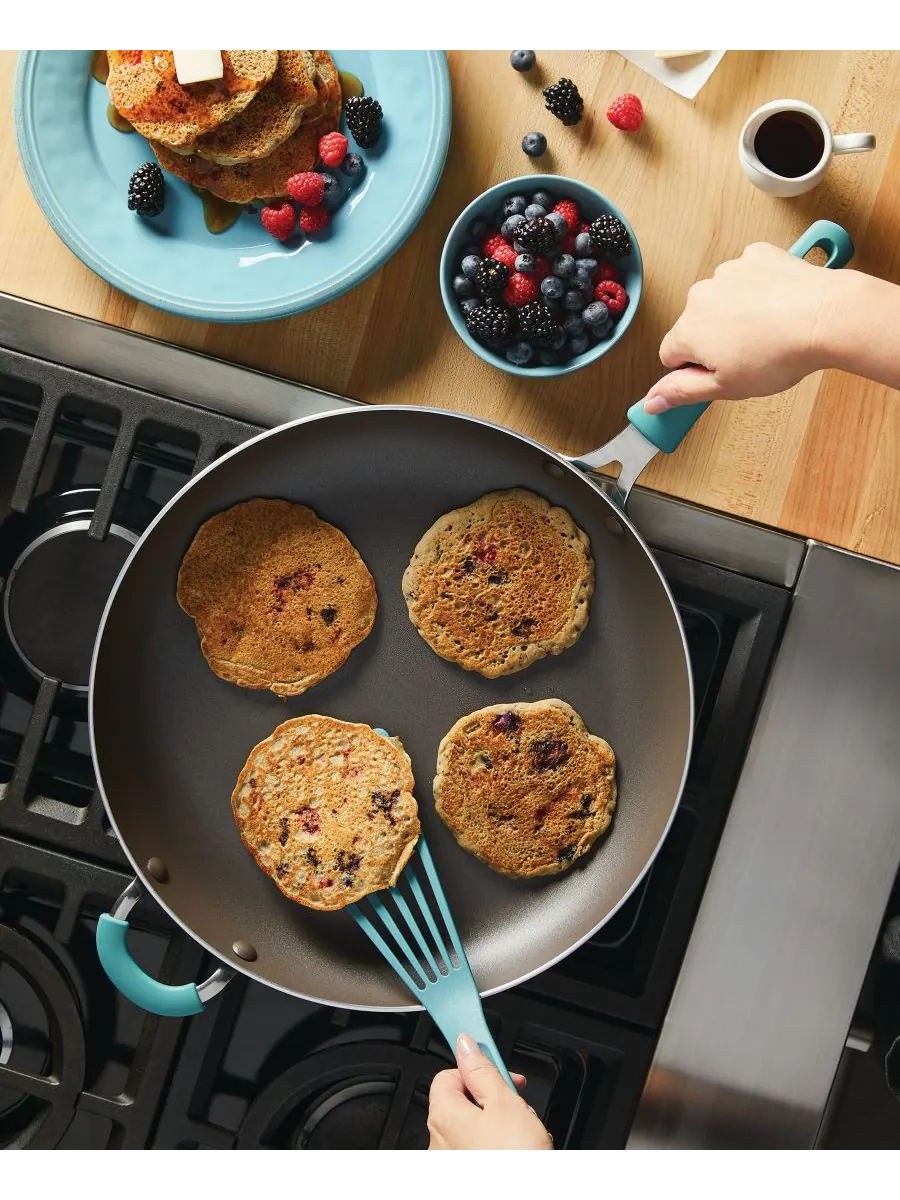 Алюминиевая сковорода с антипригарным покрытием Cook + Create, 14 дюймов Rachael Ray — изображение 4 из 9, синий