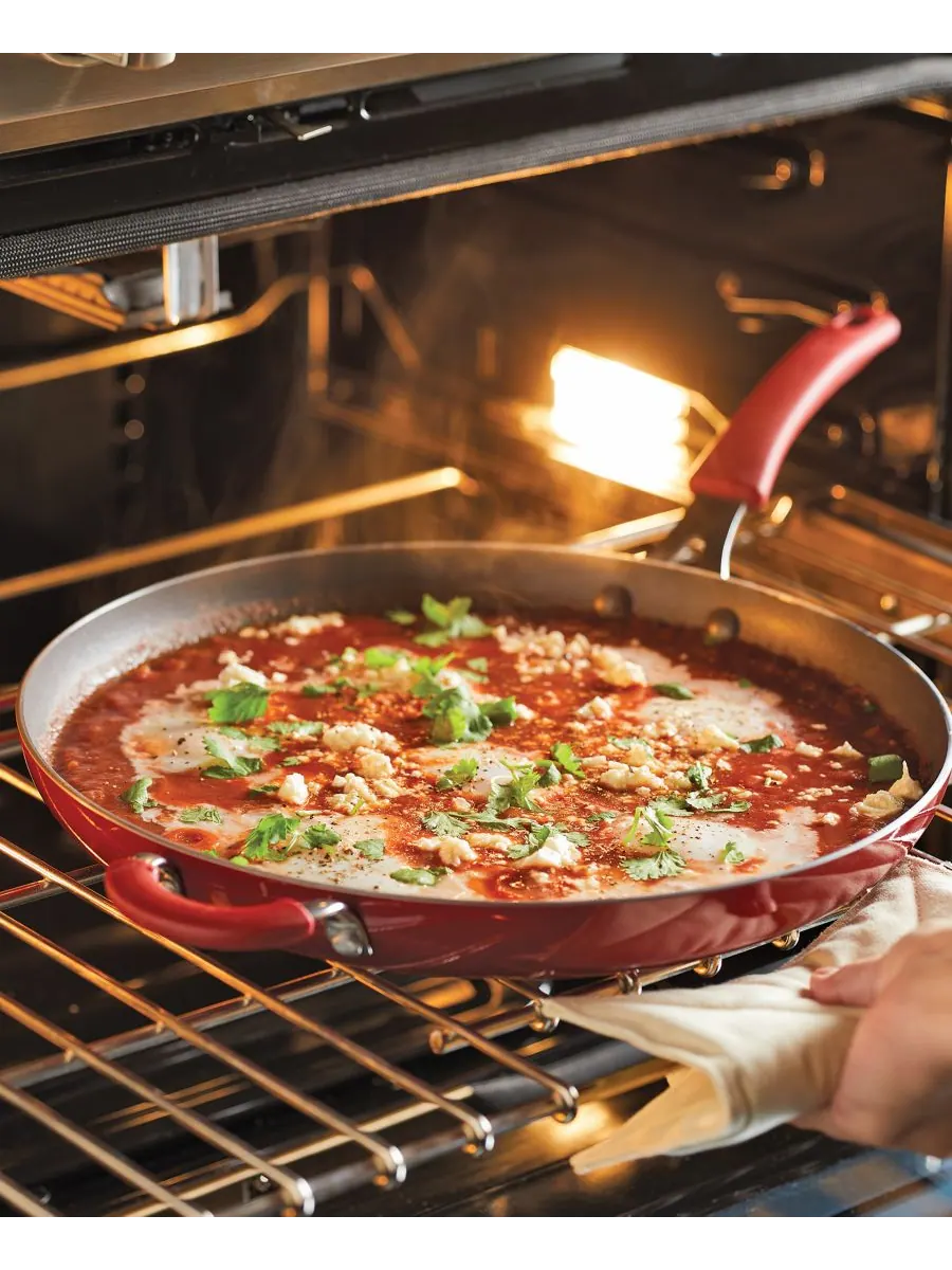 Алюминиевая сковорода с антипригарным покрытием Cook + Create, 14 дюймов Rachael Ray — изображение 4 из 10, красный