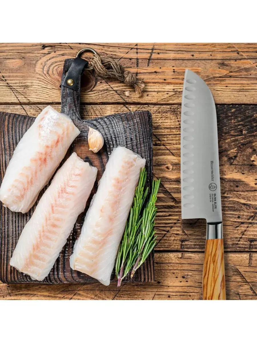Нож Oliva Elite Kullenschliff Santoku / 18 см Messermeister — изображение 2 из 6, серебристый