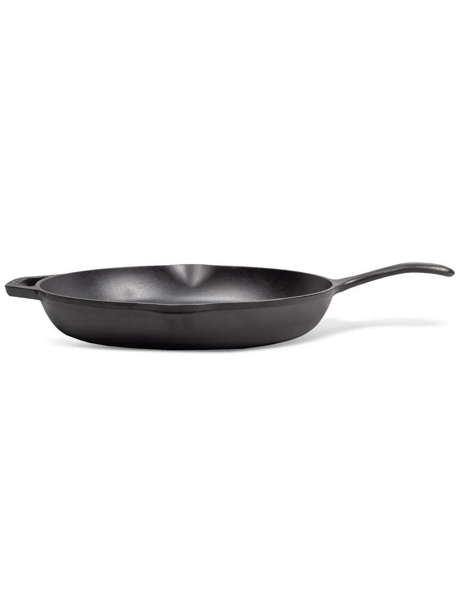 Чугунная сковорода Chef Collection 13,25 дюйма Lodge Cast Iron — изображение 3 из 3, черный