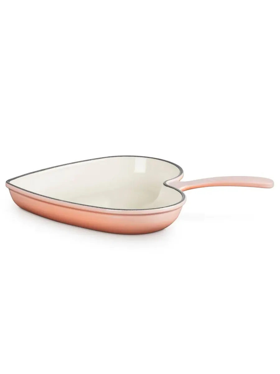 Сотейник чугунный Le Creuset Traditional Heart, 26 см, персиковый