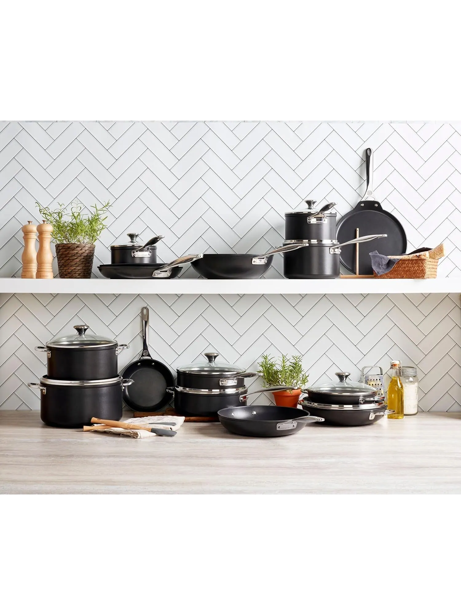Сковорода Le Creuset Toughened Non-Stick, 30 см — изображение 5 из 7, черный