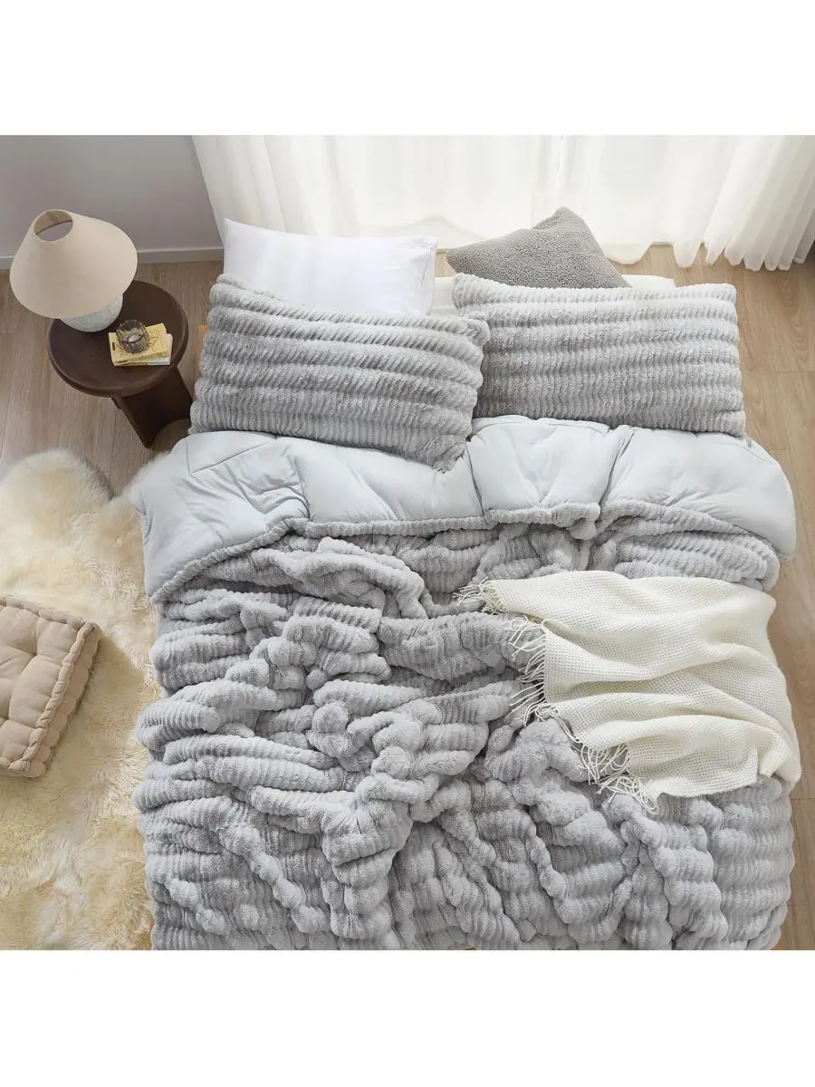 Уютное большое одеяло Chunky Bunny Peak of Cozy Coma Inducer, Cozy gray, King — изображение 2 из 4, серый