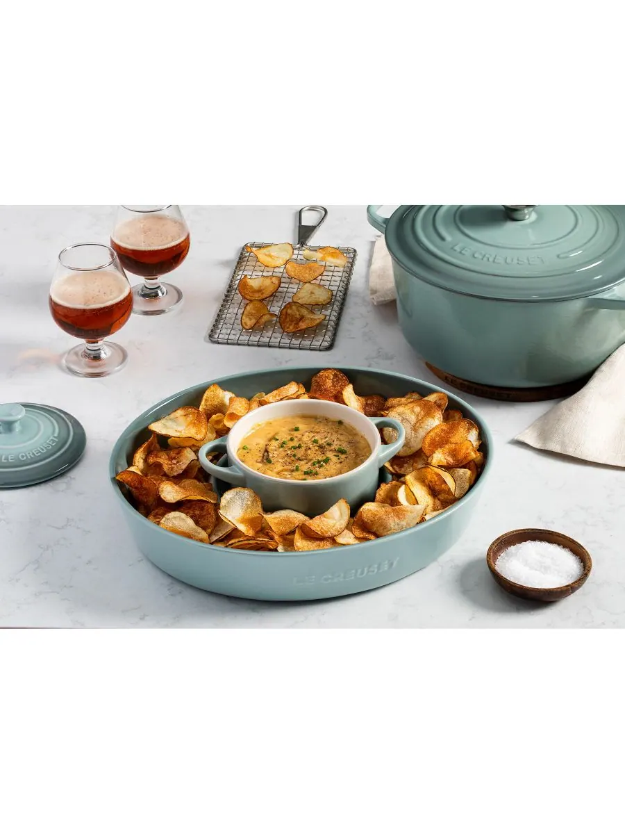Овальная тарелка для чипсов и соусов Le Creuset, 30.7 см — изображение 6 из 6, белый