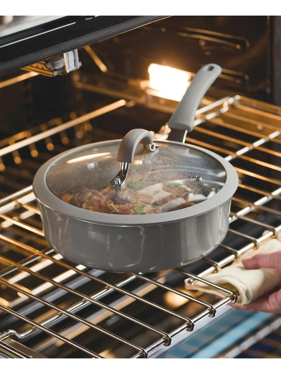 Алюминиевая антипригарная сковорода Cook + Create с крышкой, 3 кварты Rachael Ray — изображение 2 из 9, серый
