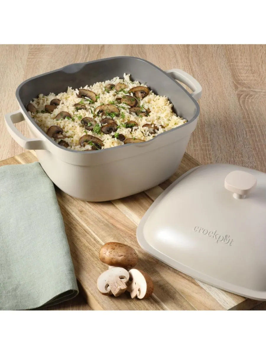 Чугунная кастрюля объемом 5,2 кварты (около 1,5 литра) с крышкой Crock-Pot, цвет matte linen whie — изображение 9 из 10