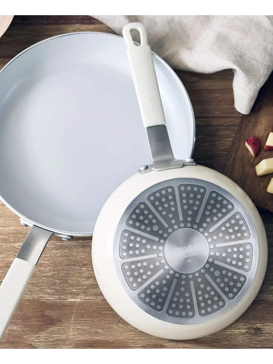 Сковорода GreenPan X Bobby Flay, 30 см — изображение 5 из 7, светлый бежевый