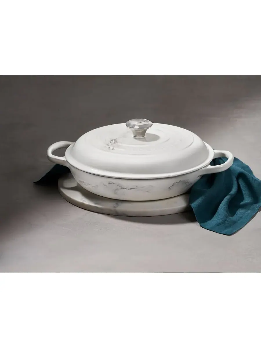 Сотейник чугунный Le Creuset, 3,5 л, 30 см, мраморный — изображение 5 из 6, белый
