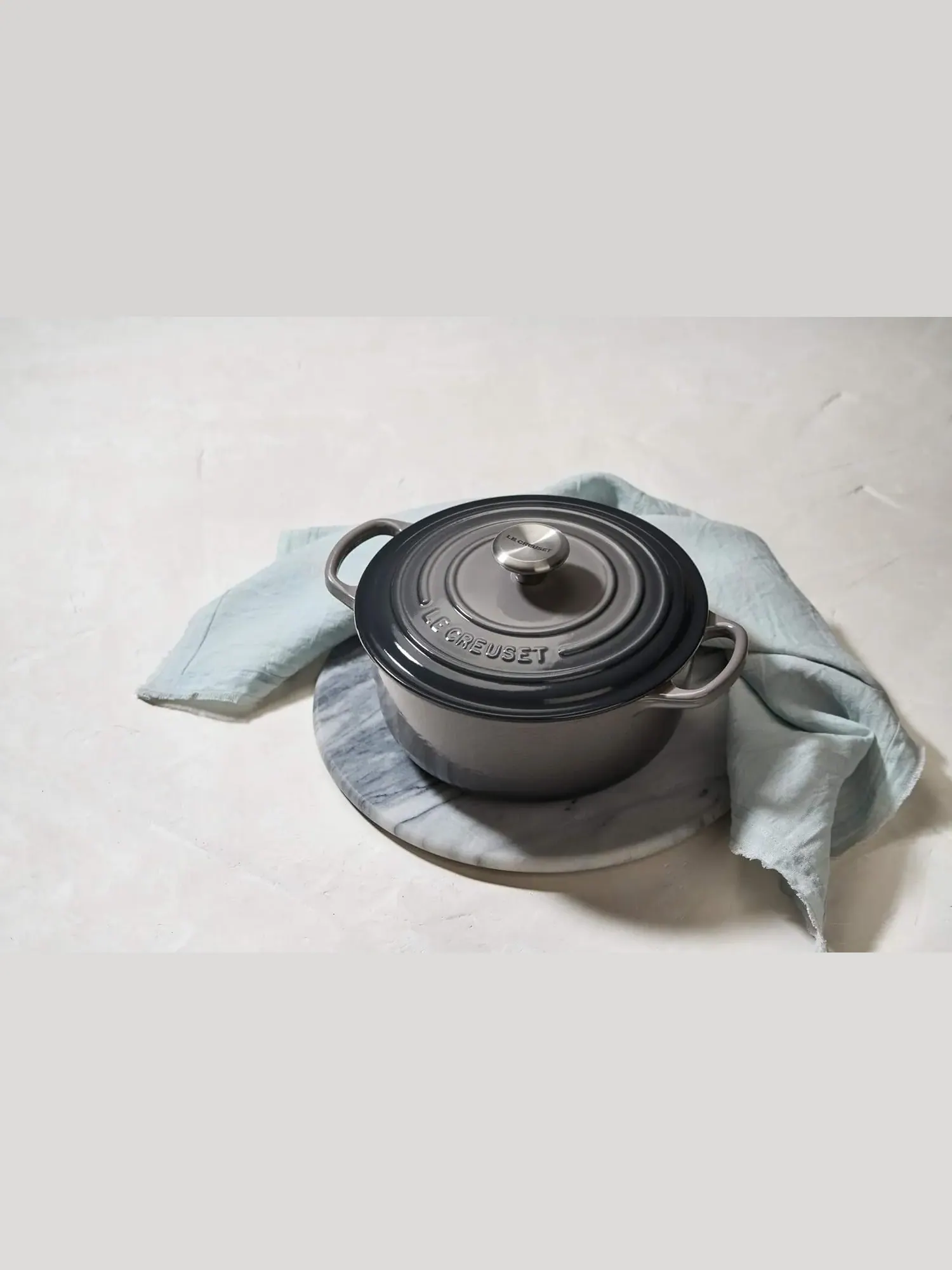 Кастрюля круглая Le Creuset Signature, 8,4 л, 30 см — изображение 6 из 9, устрица