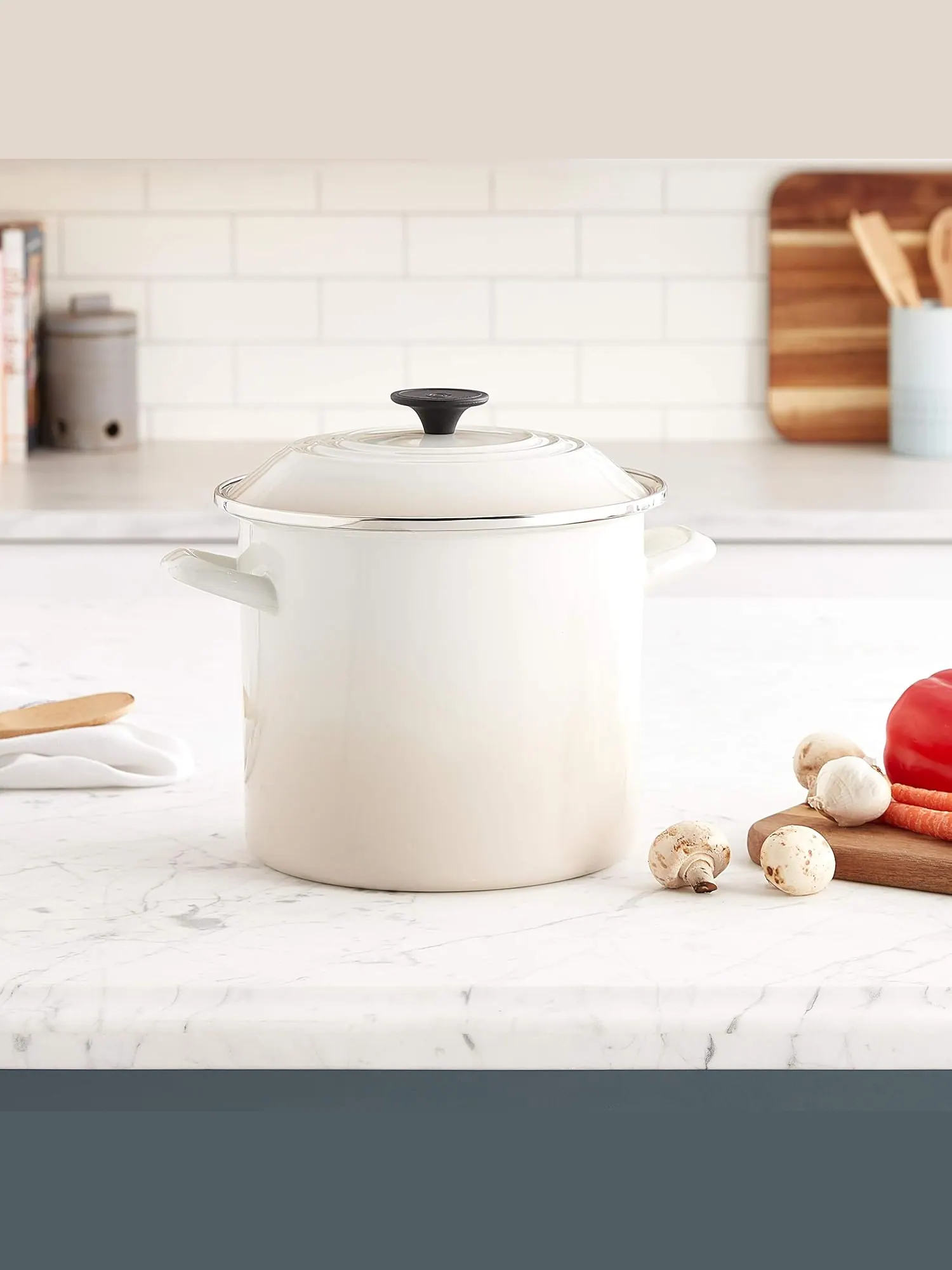 Кастрюля Le Creuset Enamel on Steel Stockpot, 7,6 л — изображение 2 из 2, меренга