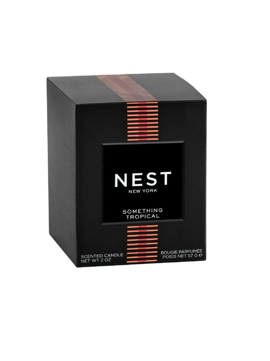Ароматическая свеча Something Tropical, 230 г Nest New York — изображение 3 из 3, нет цвета