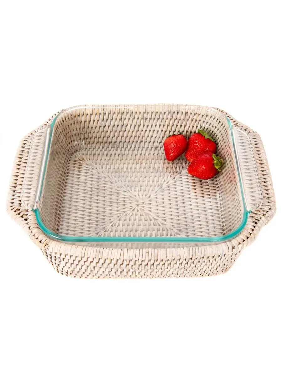 Плетеная квадратная корзина для выпечки Artifacts с посудой Pyrex Artifacts Trading Company — изображение 3 из 4, белый