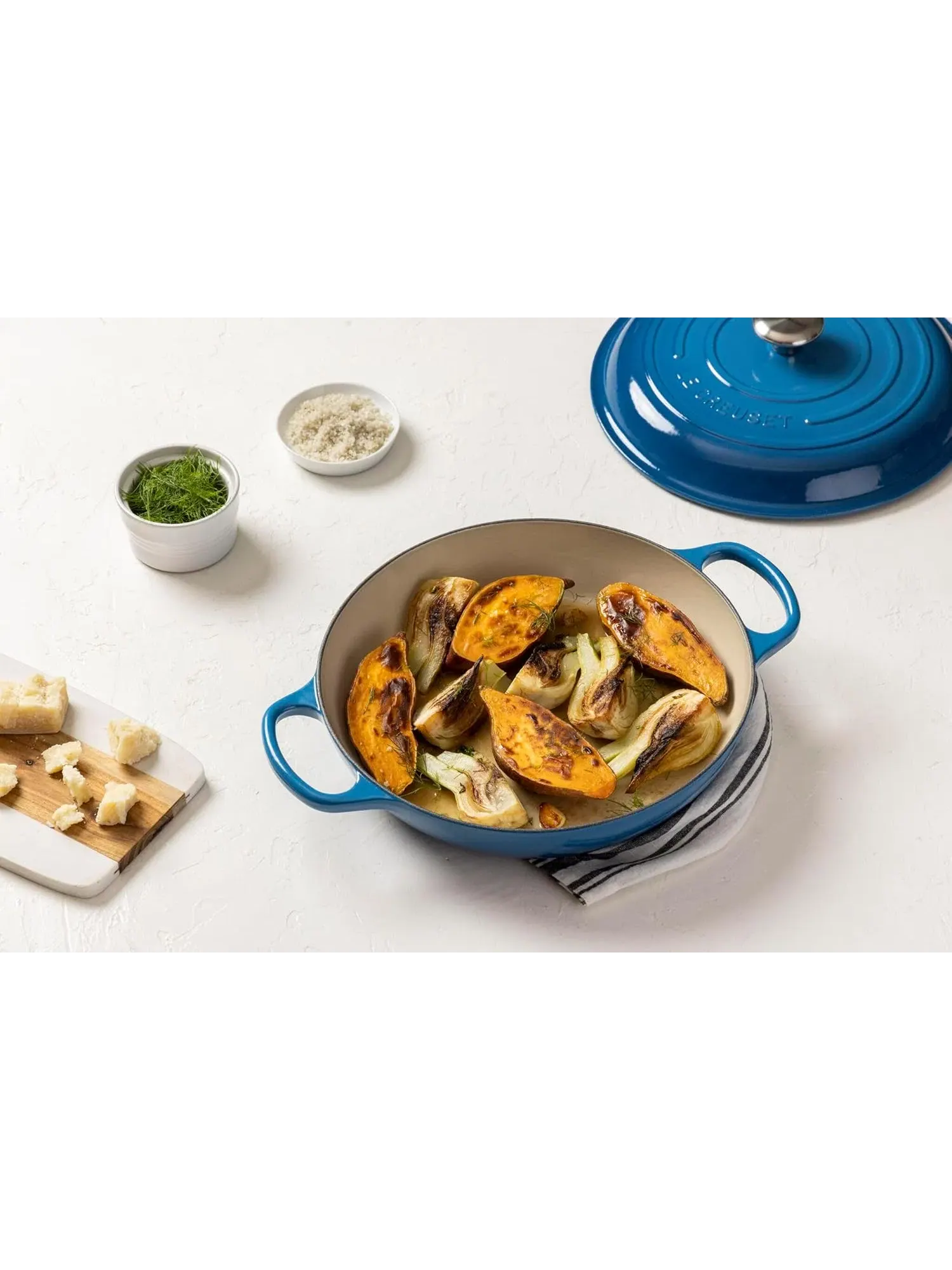 Набор чугунной эмалированной посуды Le Creuset Signature, 9 предметов — изображение 16 из 18, ярко-синий