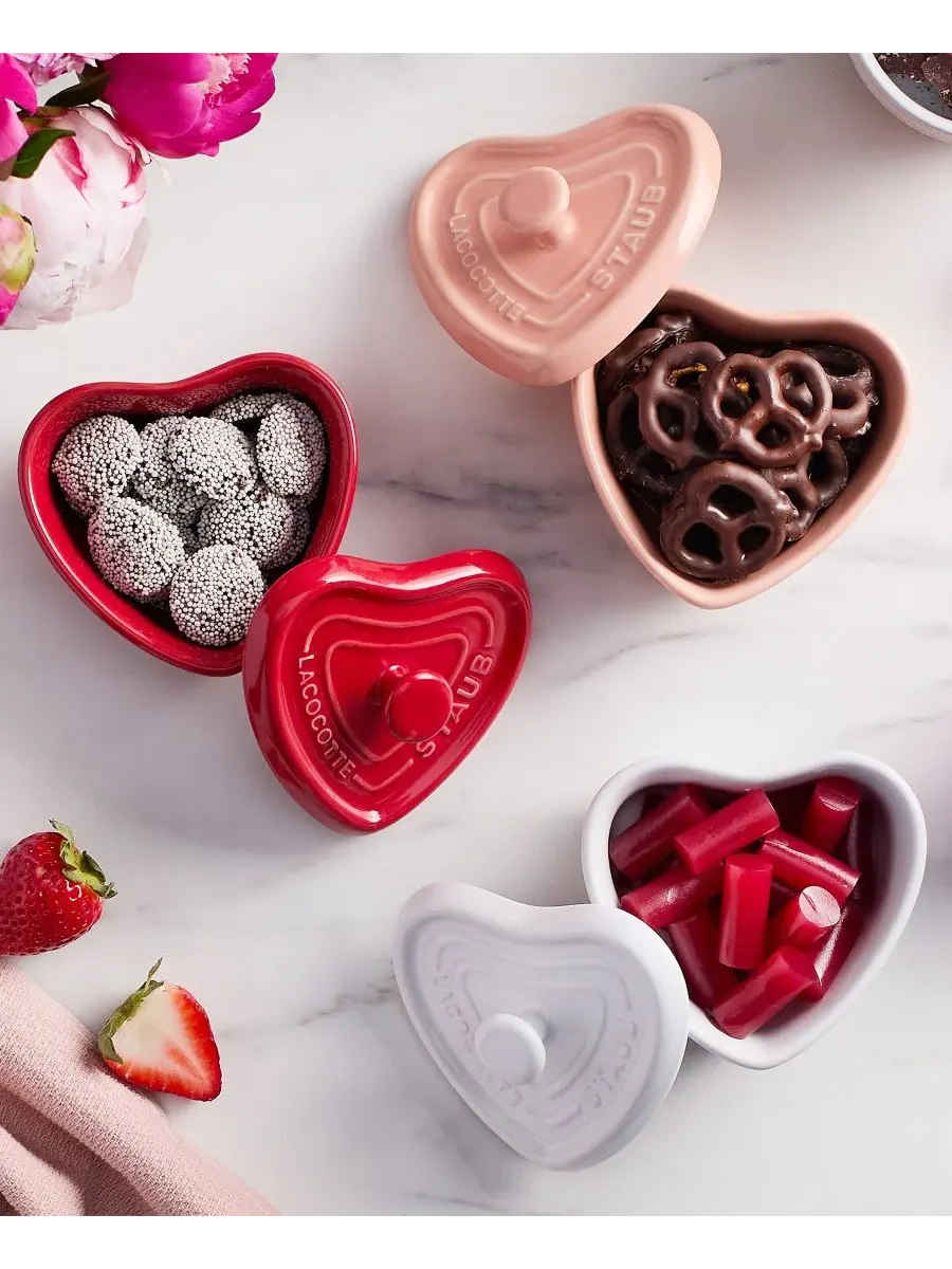 Набор мини-кокотниц Staub Mini Heart Ceramic, 3 предмета, 118 мл — изображение 3 из 3, мульти