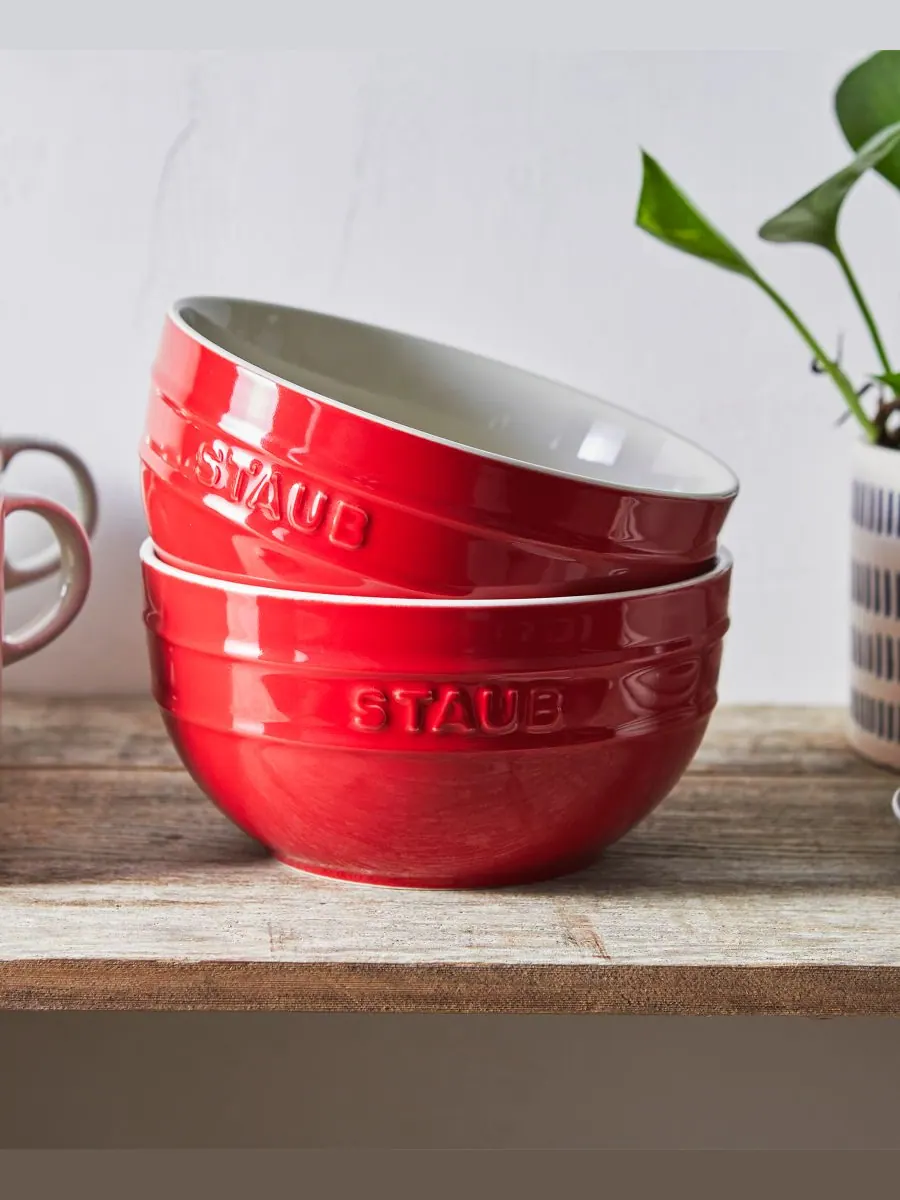 Набор мисок Staub Ceramic, 2 придмета, 17 см, 1.2 л — изображение 2 из 3, красный