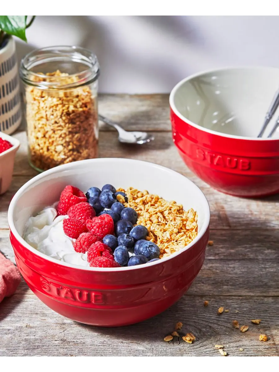 Набор мисок Staub Ceramic, 2 придмета, 17 см, 1.2 л — изображение 3 из 3, красный
