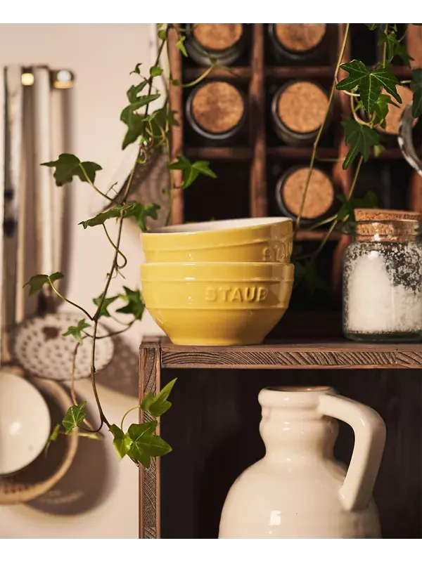 Набор мисок Staub Ceramic, 2 придмета, 17 см, 1.2 л — изображение 3 из 4, желтый
