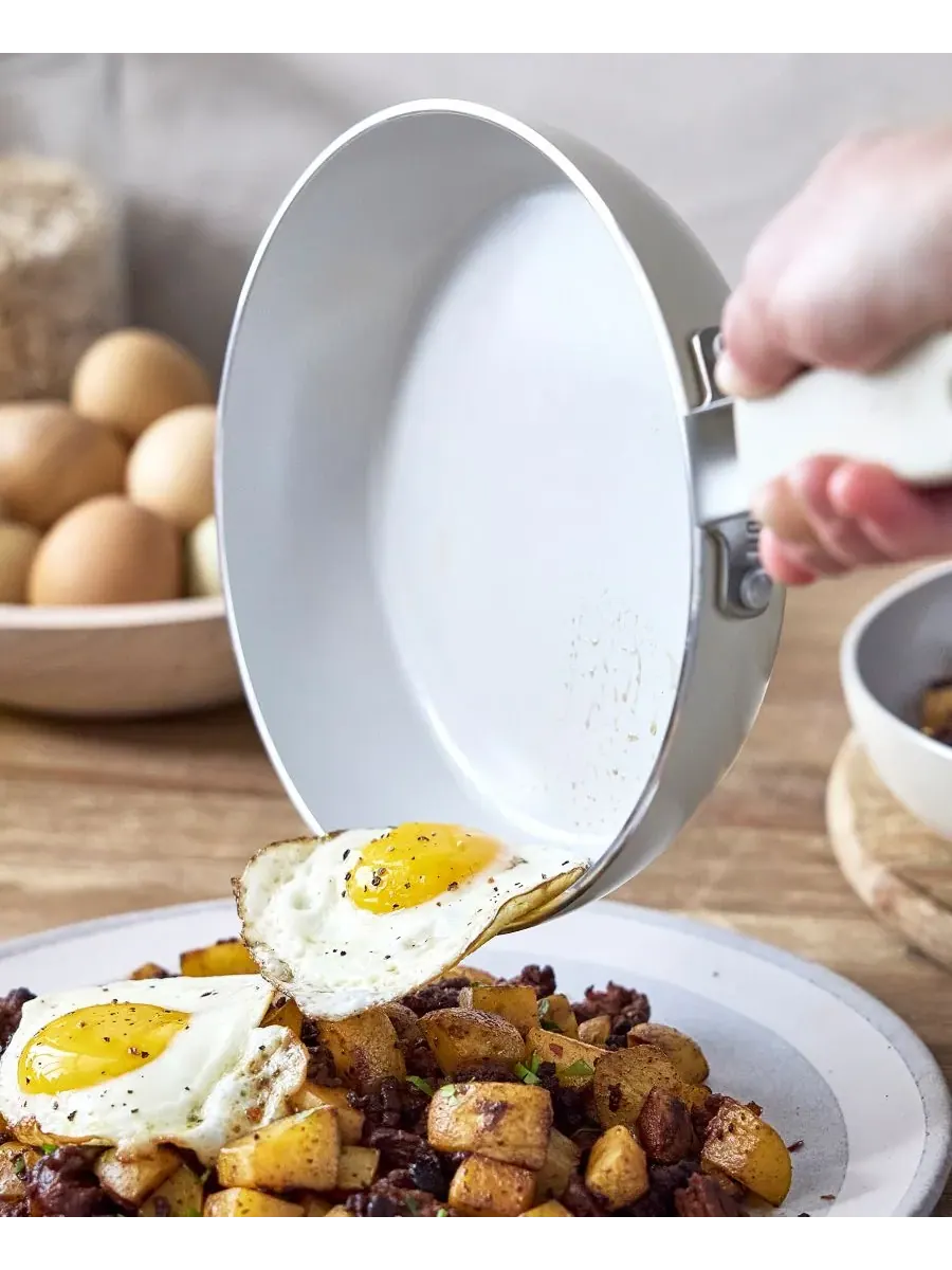 Набор сковород GreenPan X Bobby Flay, 2 предмета, 20/26 см — изображение 5 из 9, бежевый