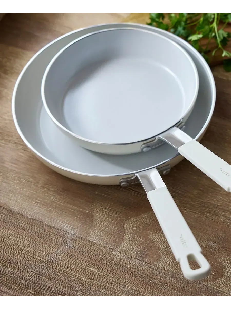 Набор сковород GreenPan X Bobby Flay, 2 предмета, 20/26 см — изображение 6 из 9, бежевый
