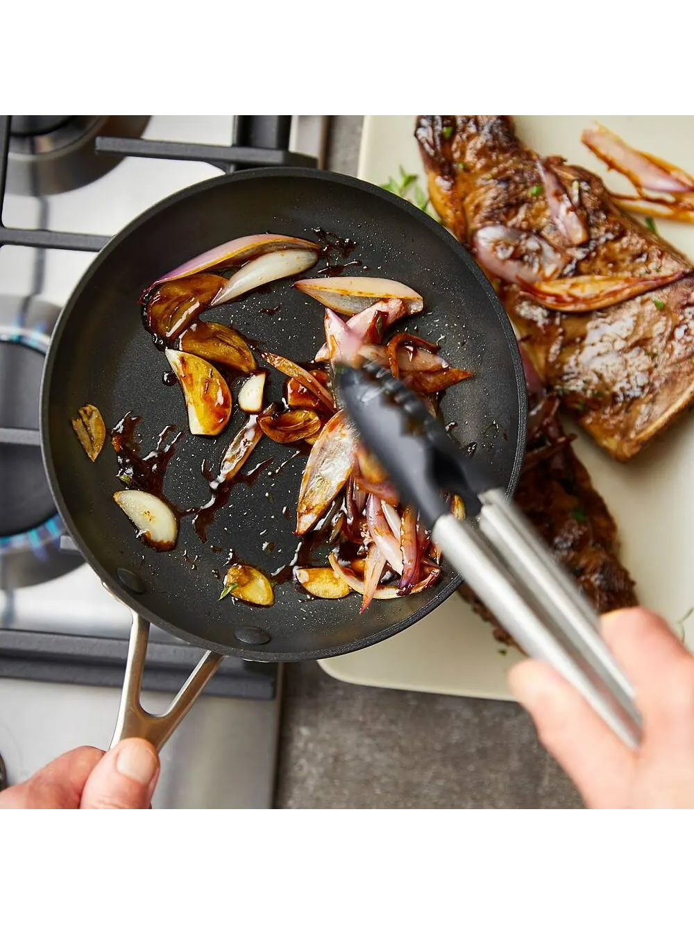 Сковорода KitchenAid Hard-Anodized Induction Nonstick, 21 см — изображение 8 из 10, черный