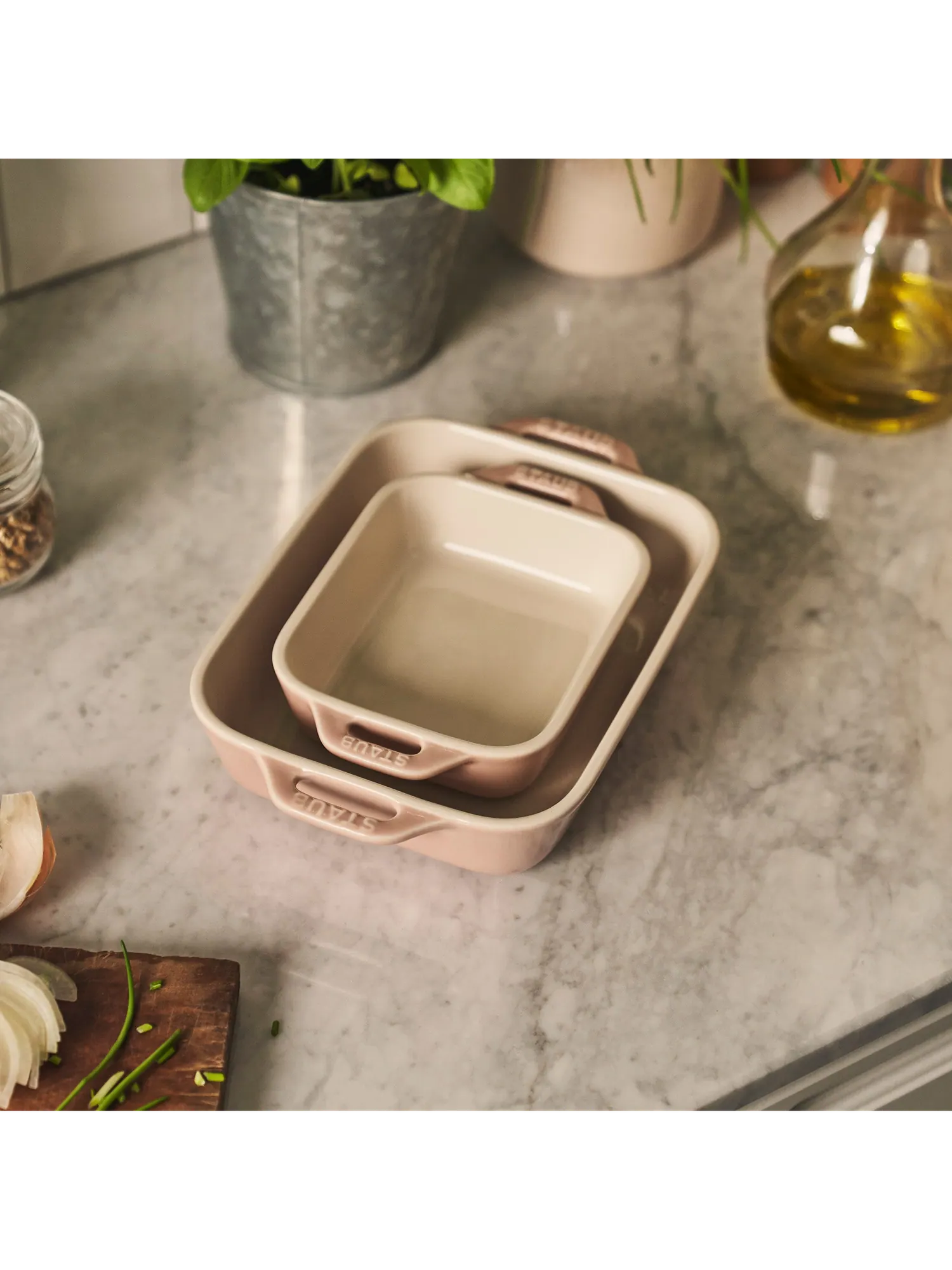 Набор форм для выпечки Staub Ceramic, 2 предмета — изображение 2 из 6, розовый